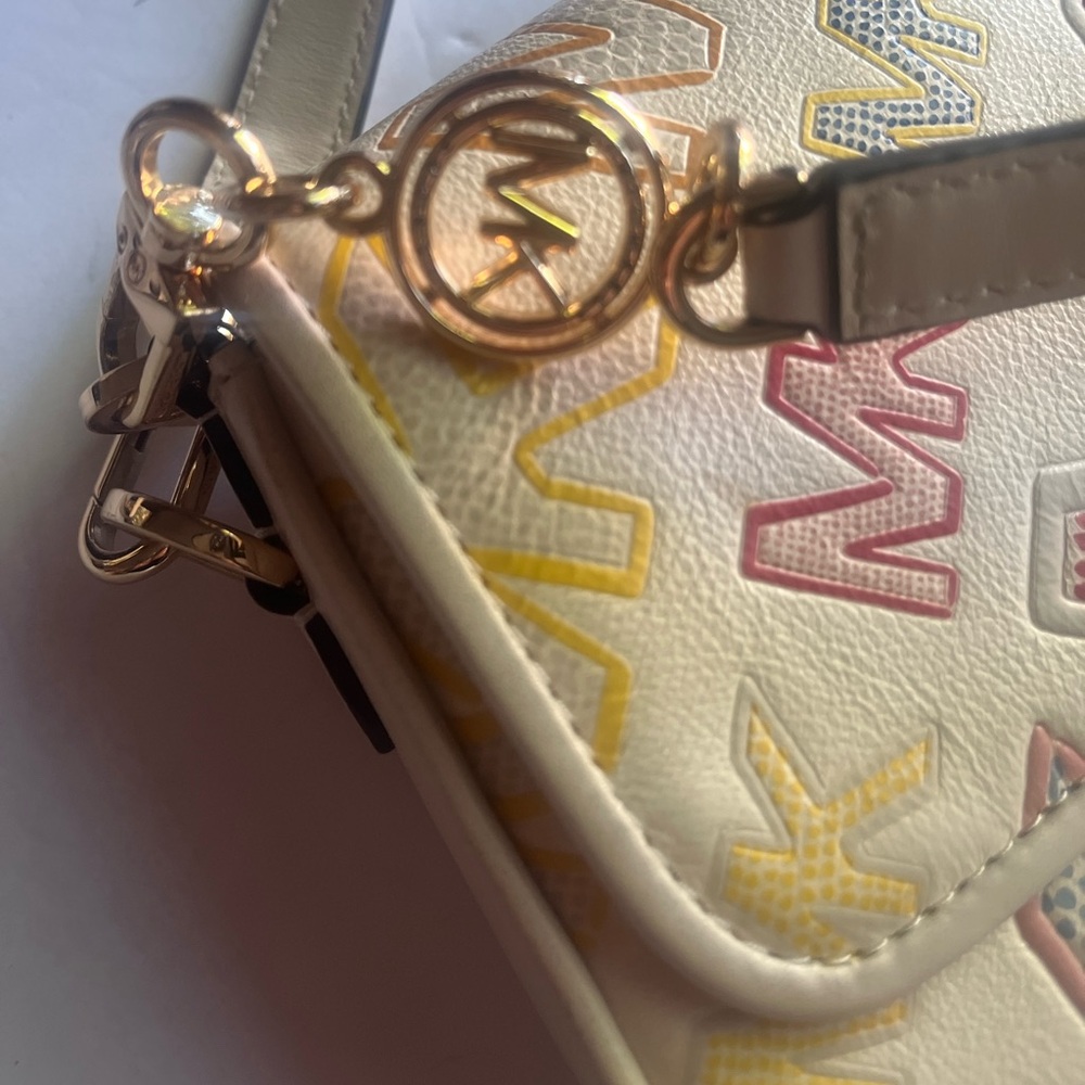 Michael Kors Bradshaw Multicolor Signature white cream convertible shoulder Bag - Picture 6 of 13